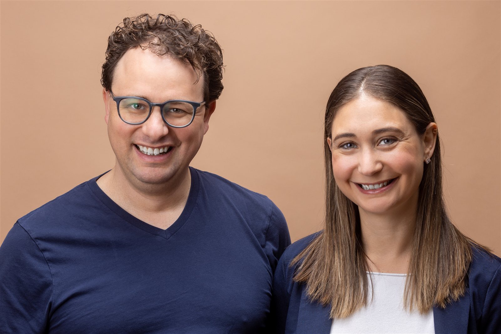 Retrato institucional de Dario e Daniela Amodei, fundadores da Anthropic, fornecido no kit de imprensa da empresa.